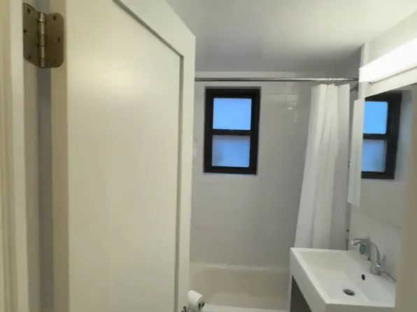 200 East 36th Street image 9 of 16