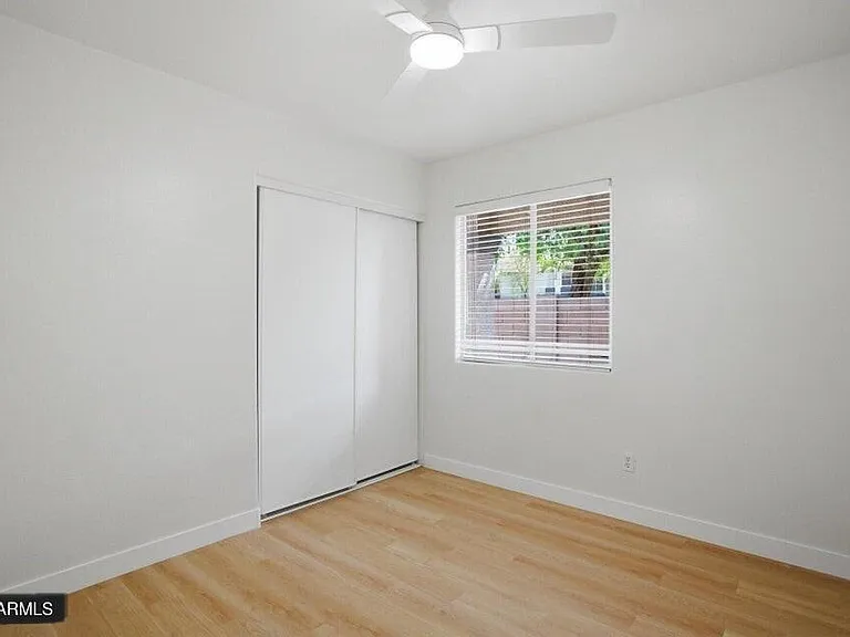 2901 W Irma Ln — Photo 10