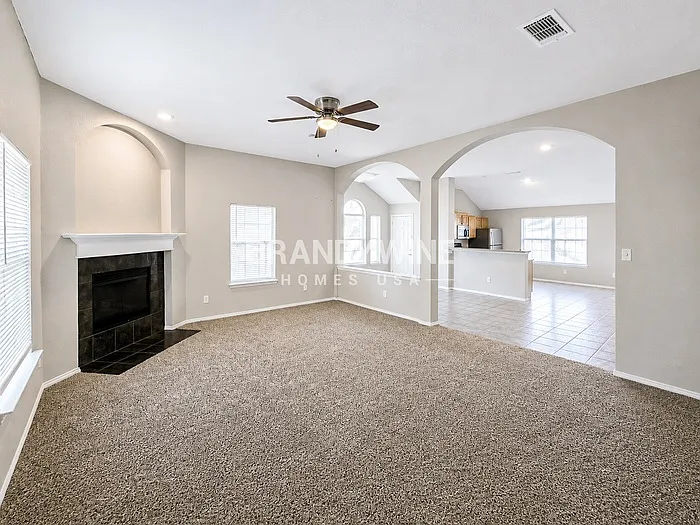 4 bed, 2.0 bath, 1538 sqft, $2,350 — Photo 4