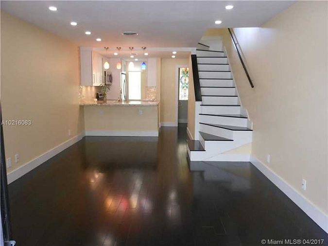 1st image of 1531 SE 15th St APT 4