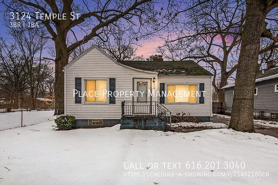 3124 Temple St photo 1