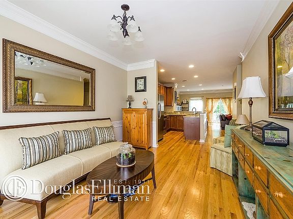 3rd image of 73 Warwick Dr