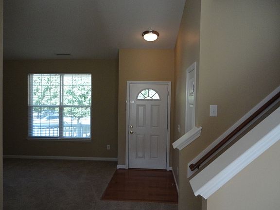 2nd image of 17 Crescent Hill Ct