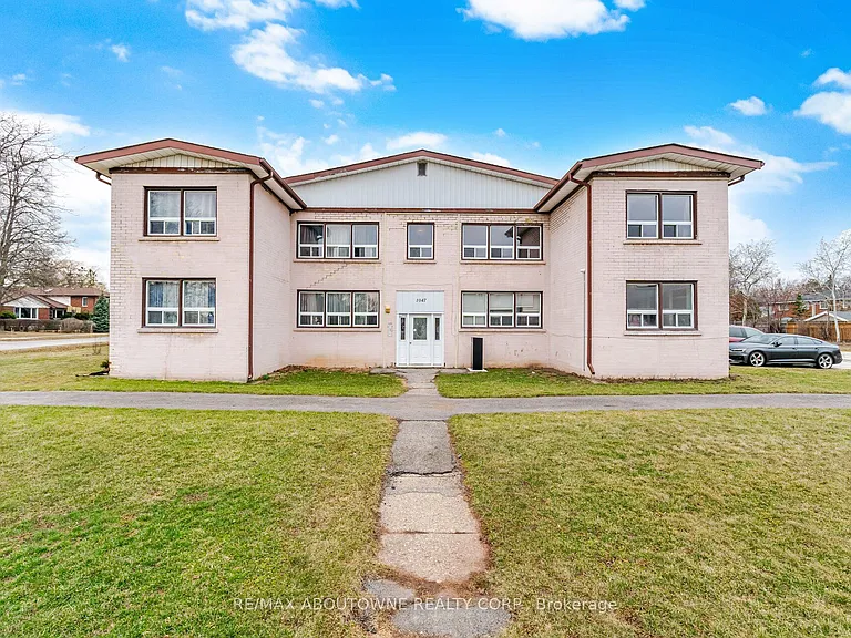 1047 Churchill Ave E #5 — Photo 4