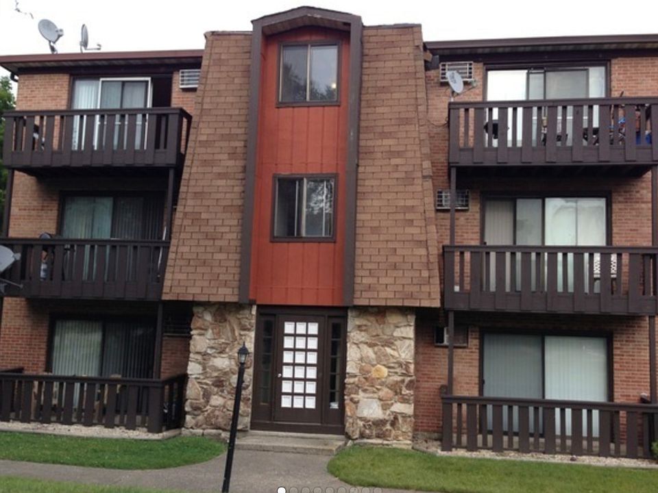 1st image of 629 W 65th St APT 3