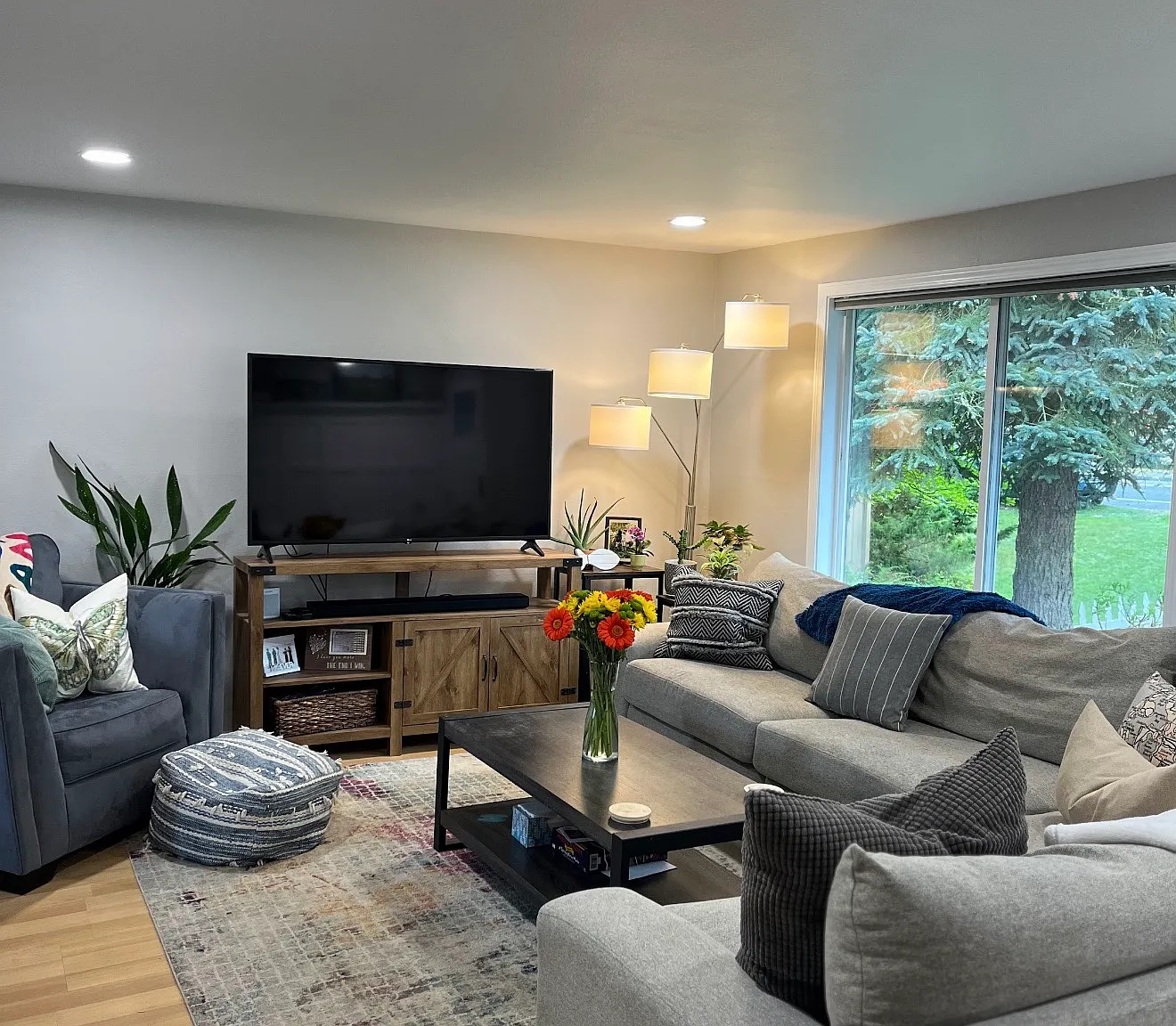 3 bed, 1008 sqft, $3,200 — Photo 3