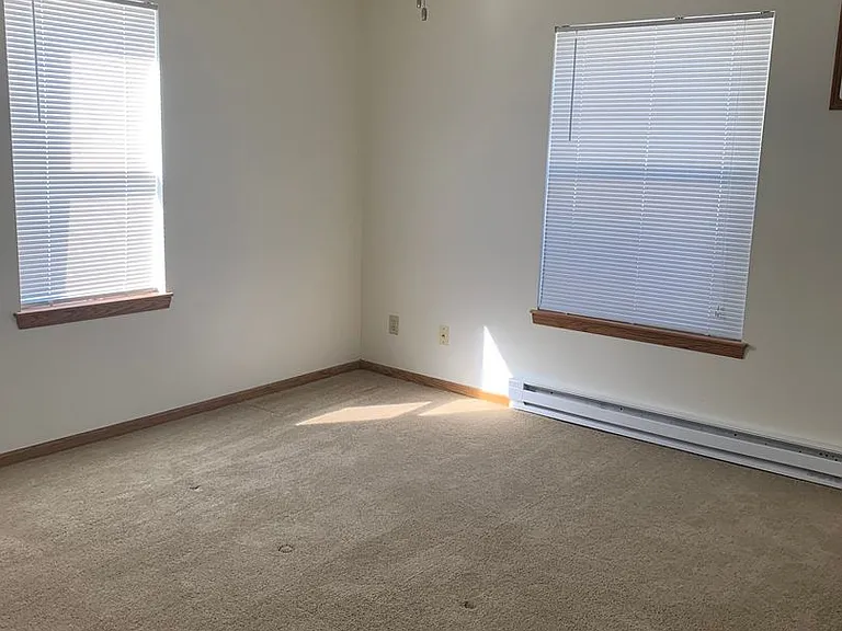 550 Rublee St — Photo 6