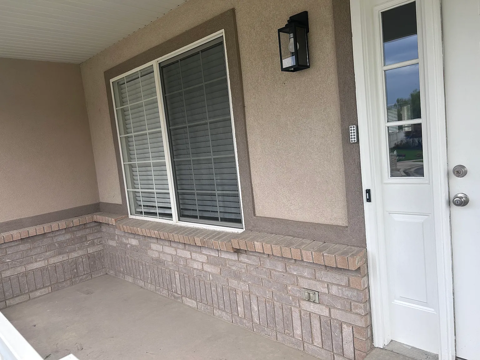 7 bed, 3.5 bath, 3500 sqft, $4,100 — Photo 2
