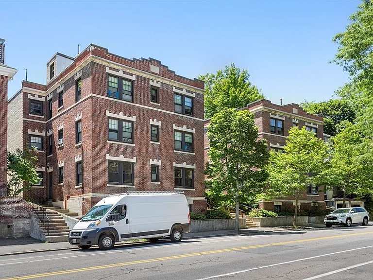 588 Washington St #1 — Photo 4