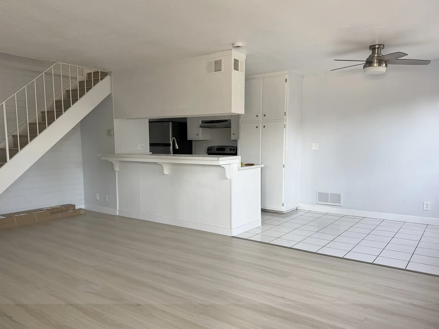 2 bed, 903 sqft, $2,700 — Photo 2