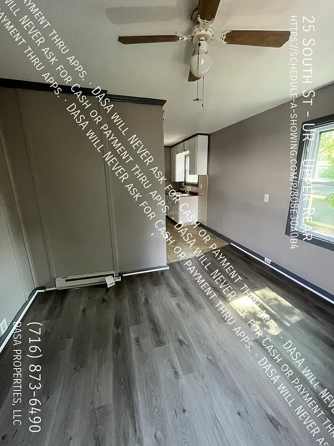 25 South Upper Rear - Studio — Photo 2