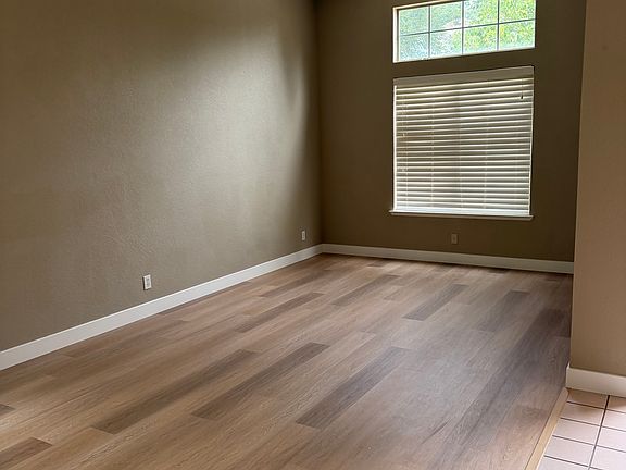 3rd image of 115 Woodard Ln