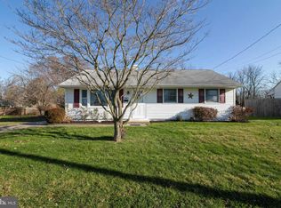 32 Holly Dr, West Berlin, NJ 08091