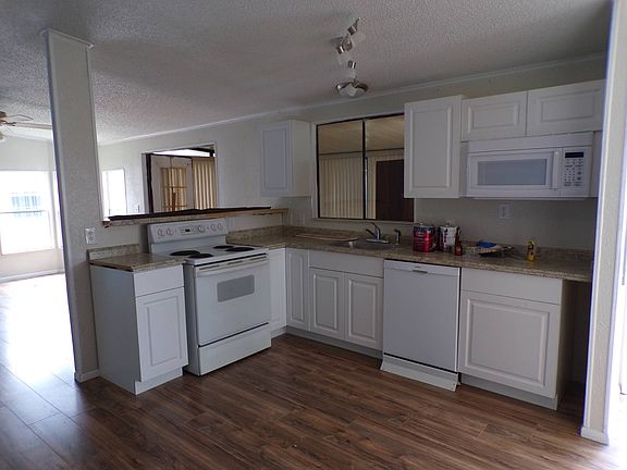 4th image of 4472 Arlington Park Dr #86