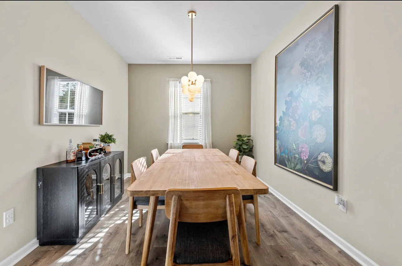4 bed, 2824 sqft, $3,600 — Photo 3