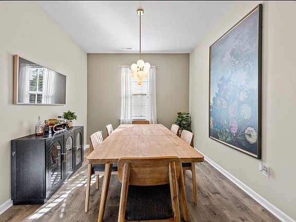 3rd image of 2137 Clydesmill Rd