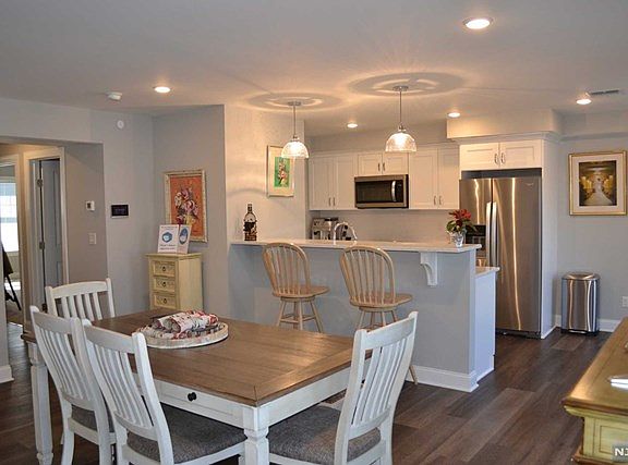 4th image of 273 Broadway Unit 8