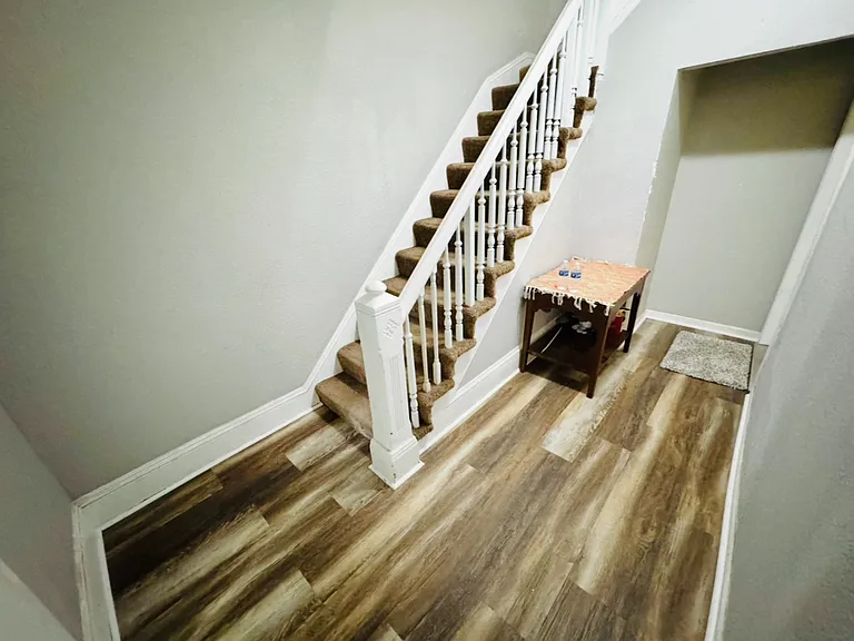 927 Sherburne Ave #1 — Photo 2