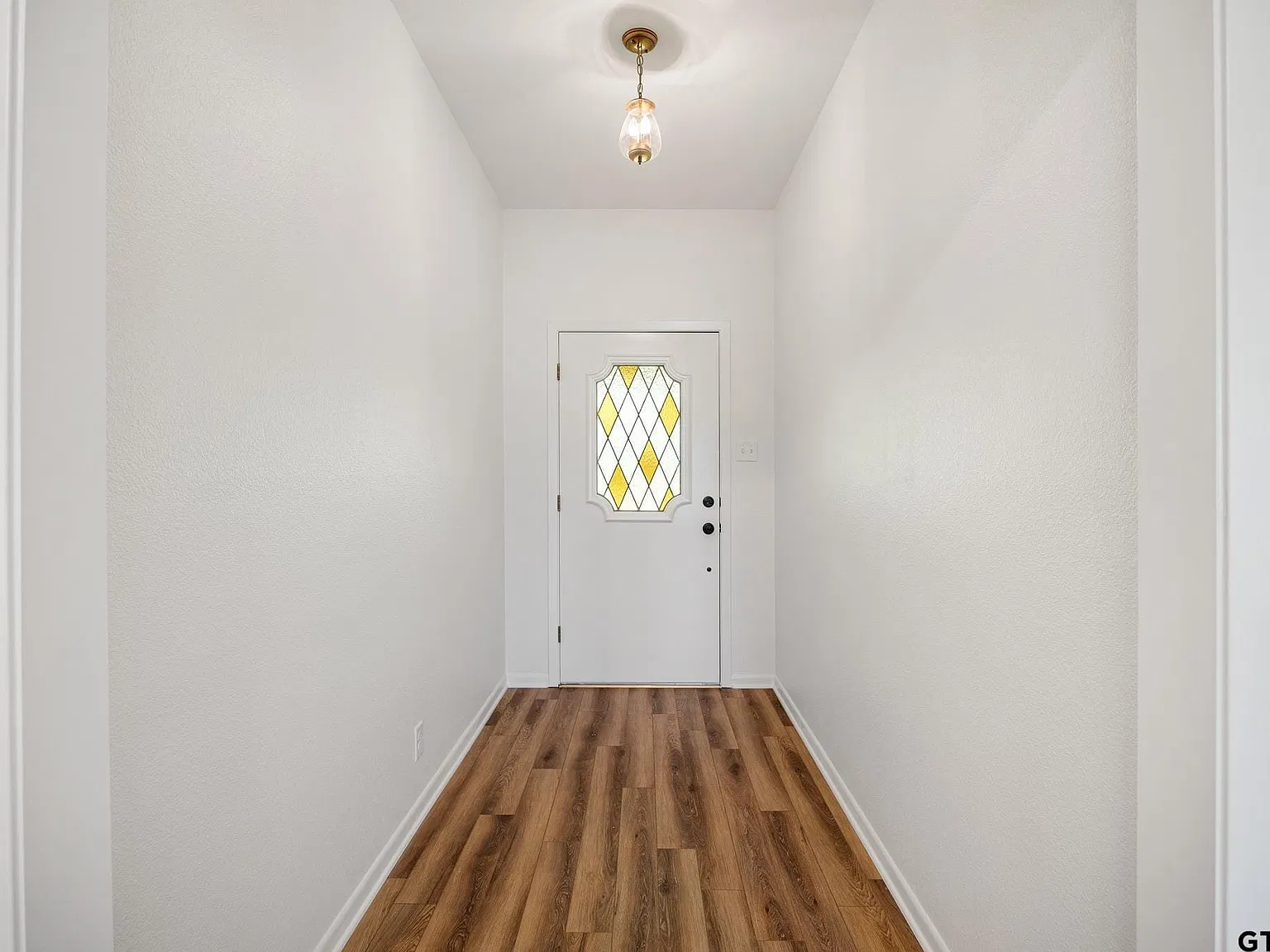 3 bed, 2.0 bath, 1721 sqft, $2,200 — Photo 3