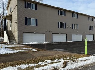 5293 Manchester Dr, Maple Plain, MN 55359