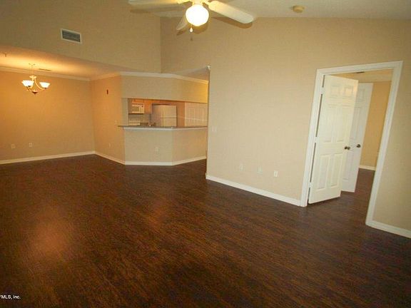 4th image of 7800 Point Meadows Dr #5