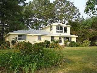 1st image of 387 Bay Dr