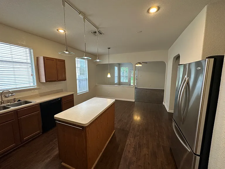 25718 Presidio Aly — Photo 5