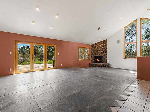 4th image of 83 Kings Meadow Rd