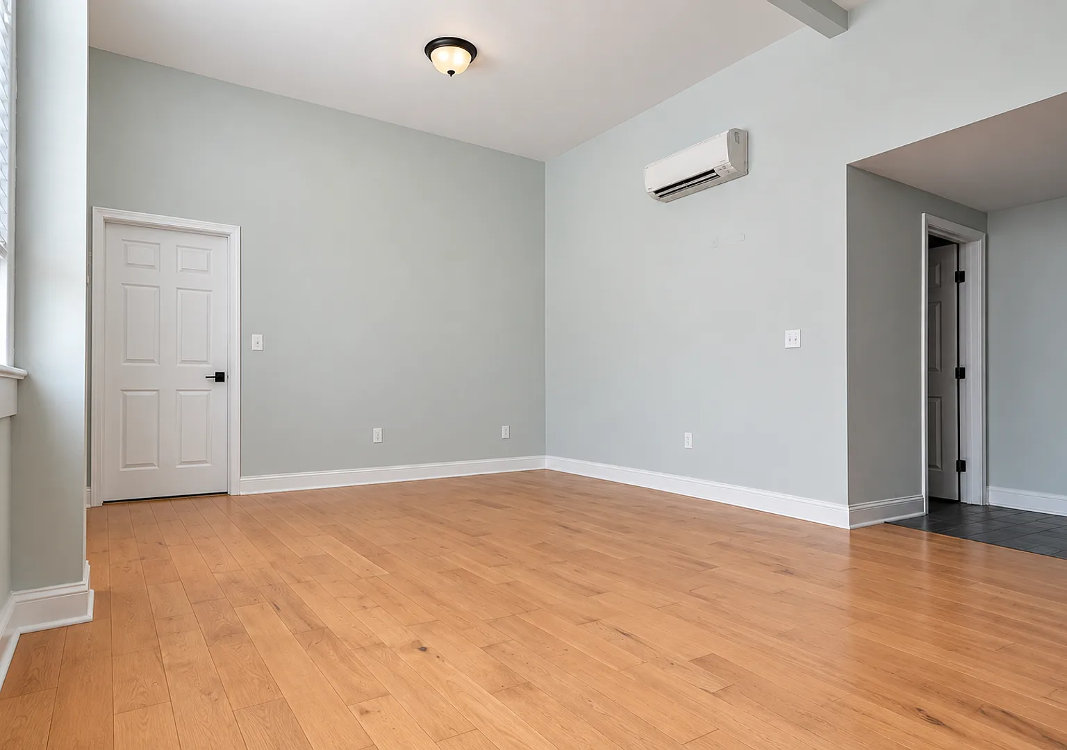 523 Park Avenue — Photo 2