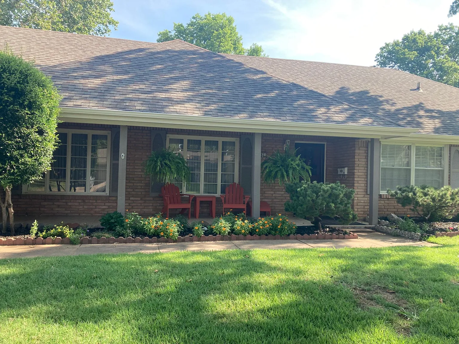 3 bed, 2080 sqft, $2,050 — Photo 3