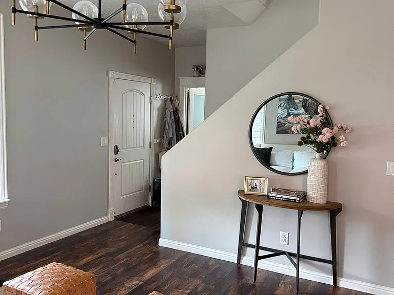 4322 W Pentenwell Ln — Photo 3