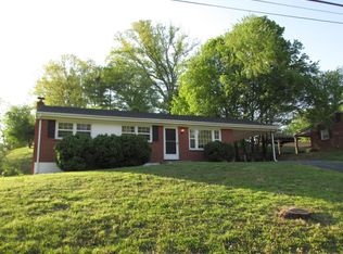 1023 Wyndham Dr, Vinton, VA 24179