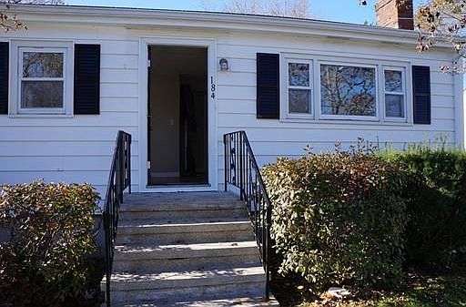 3rd image of 184 Drew Ave