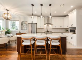 1028 Cornwall St, New Westminster, BC V3M 6T1