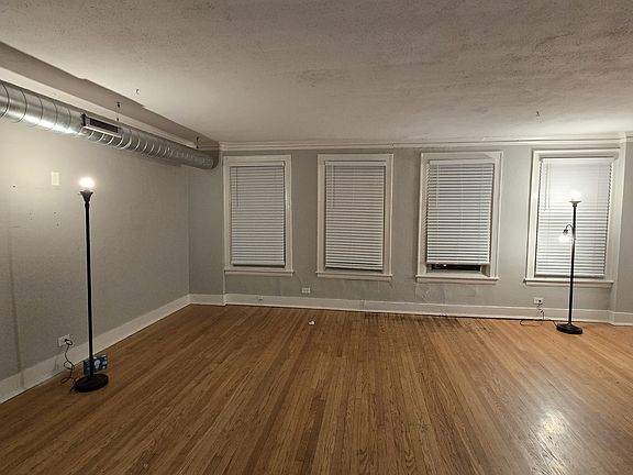 3rd image of 7529 N Claremont Ave #2