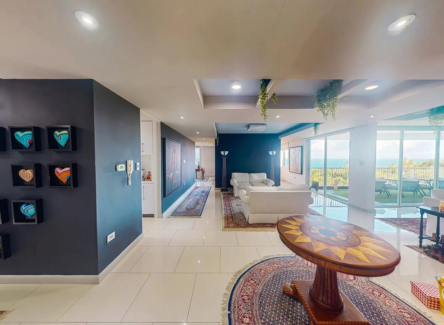 Treasure Point (Condominio) — Photo 3