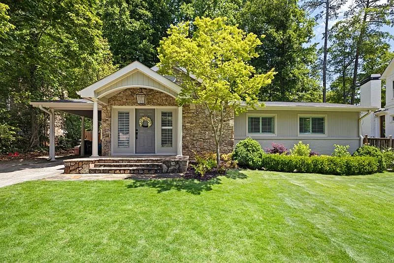 4 bed, 2.0 bath, 1850 sqft, $4,500 — Photo 1