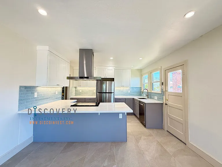 611 Clayton Ave — Photo 22