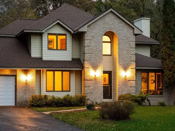 230 Plainview Dr, River Falls, WI 54022