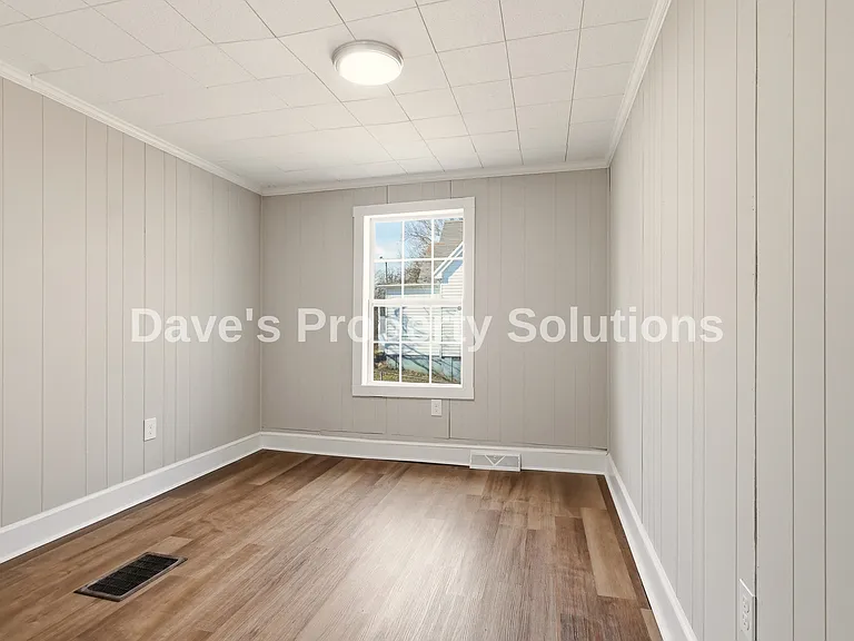 408 Seaman St — Photo 13