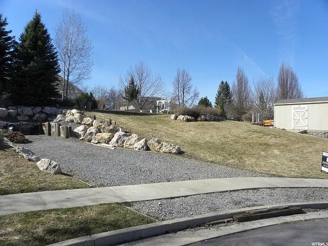 1st image of 615 Dover Cir