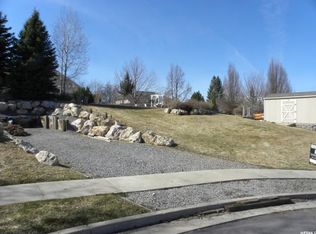 615 Dover Cir, Providence, UT 84332