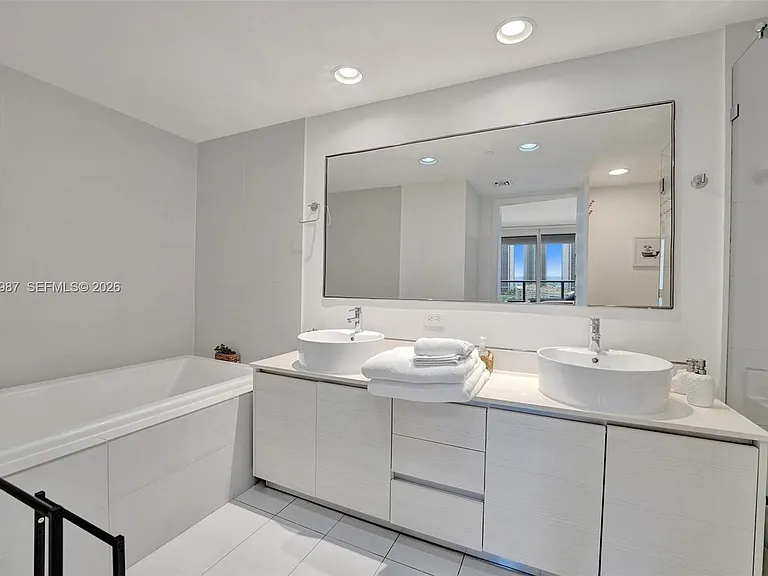 2600 E Hallandale Beach Blvd #T1902 — Photo 55