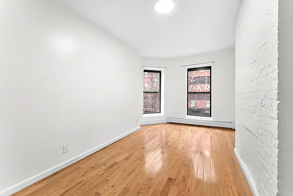 Rented by Alta Real Estate | media 2