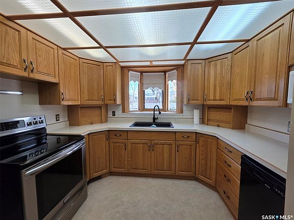 2nd image of 810 11th Avenue NE