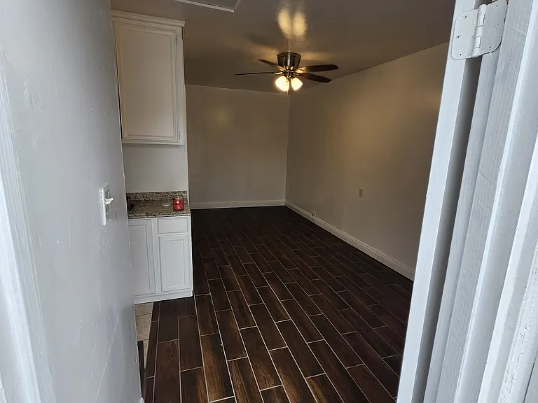 14907 S White Ave — Photo 5
