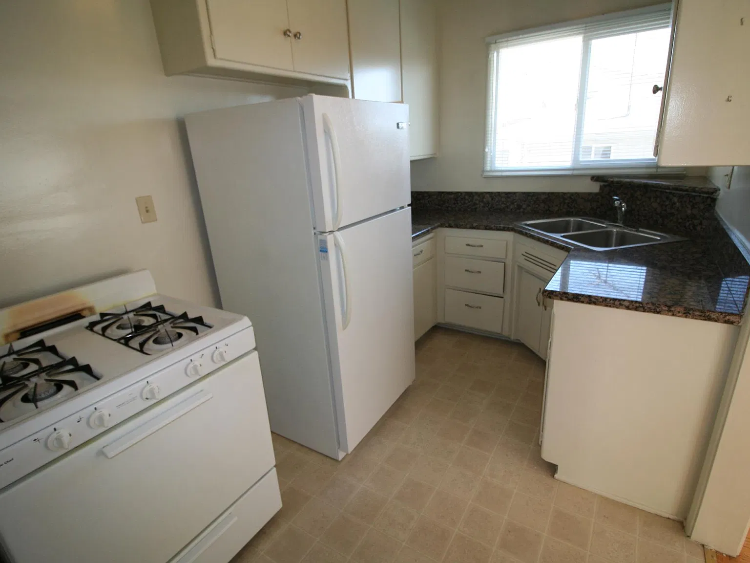 2 bed, 1.5 bath, 1100 sqft, $2,850 — Photo 4