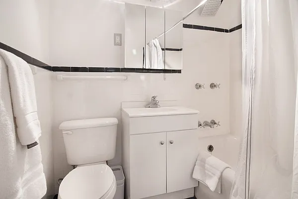 Rented by WAM Partners - William Moses Co. | media 4