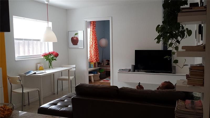 2nd image of 403 NW 25th St APT 2