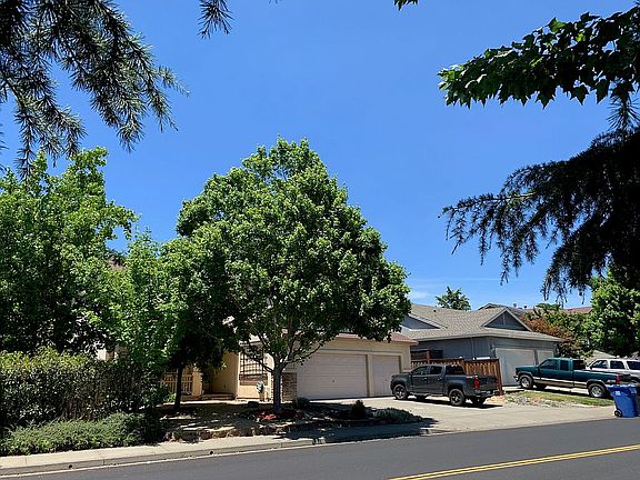 3rd image of 9107 Saint James Pl